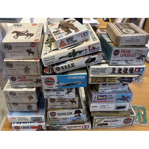 304 - Collection of model kit vehicles and soldiers, generally very good in good boxes, thought to be comp... 