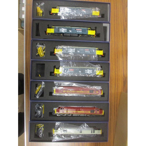 704 - ViTrains Models. Range of OO gauge locomotives, generally near mint to mint in excellent plus to nea... 