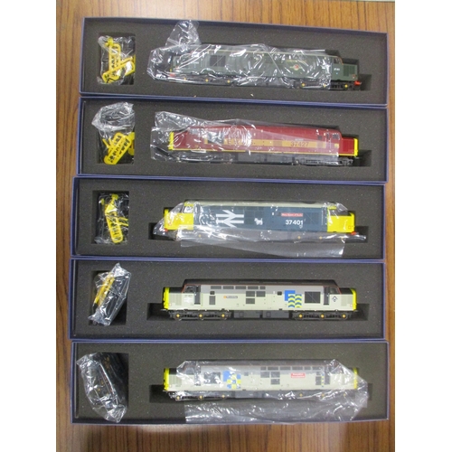 705 - ViTrains Models. Range of OO gauge locomotives, generally near mint to mint in excellent plus to nea... 