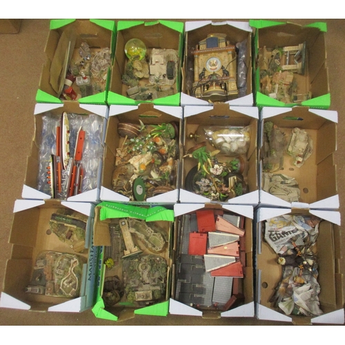 97 - Large accumulation of various unboxed collectable items, generally good plus to very good plus, with... 