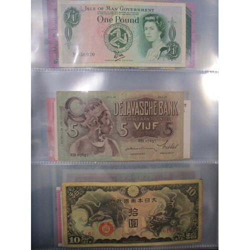 111 - Collection in albums with ranges from Czechoslovakia, Cuba, Ghana, Hong Kong, Indonesia, Isle of Man... 