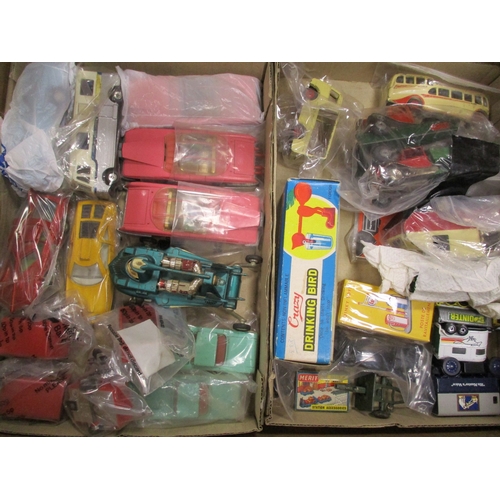 Lot De 26 Bateaux De Guerre Miniatures - Métal - Dinky, Triang, Bangor - Occasion