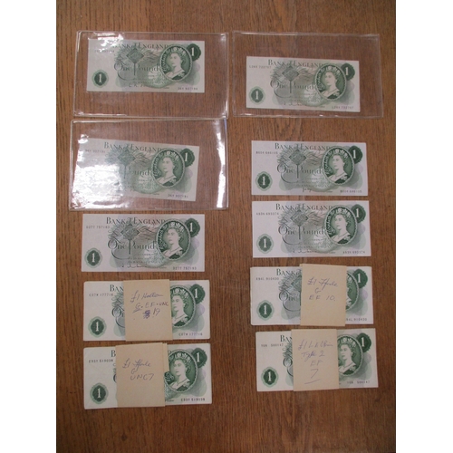 101 - Collection of £1 and 10/- generally fine to uncirculated, with ranges from O'Brien, Hollom, Fforde a... 