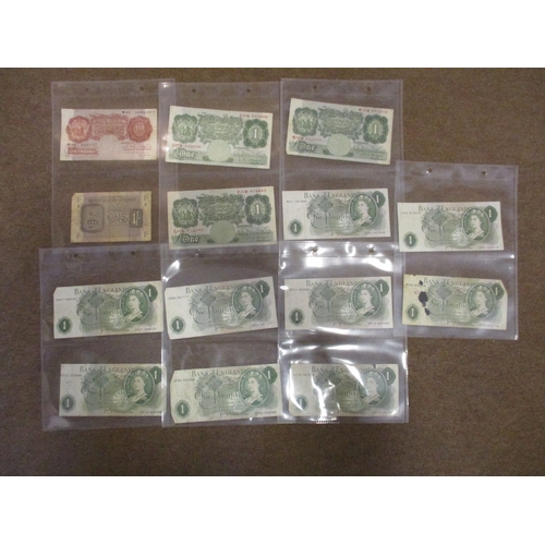 118 - C.P. Mahon. 10/- W43 508637 very fine (Duggleby B210), plus range of £1 banknotes in plastic album l... 