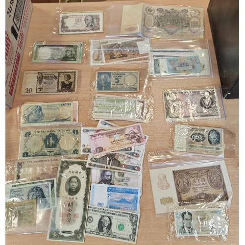 177 - Collection of banknotes generally very fine with some better includes GB range of £5, £1, shillings ... 