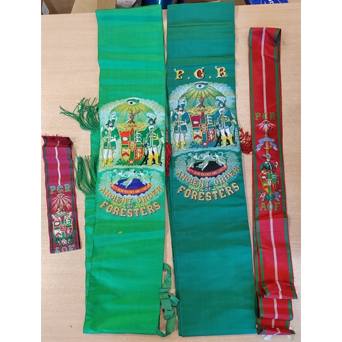 59 - Collection with various medals ranging from WWI to present, mostly British and USA, plus accumulatio... 