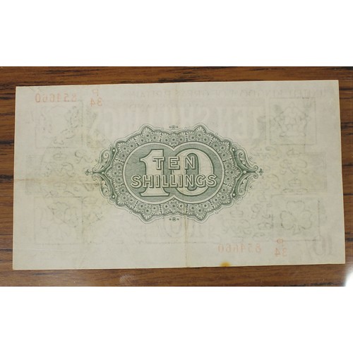 111 - N.F. Warren Fisher. Pair of 10/- banknotes, with red dash E/80 402826 extremely fine (Duggleby T26) ... 
