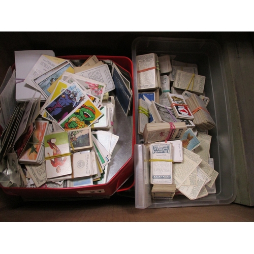 10 - Collection of mostly Players in 7 albums, plastic sleeves and loose with complete sets including Pla... 