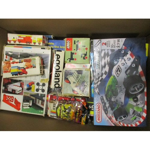 138 - Lego. Collection including boxed Robotics Invention System plus vehicle sets No 263, 354, 357, 360, ... 