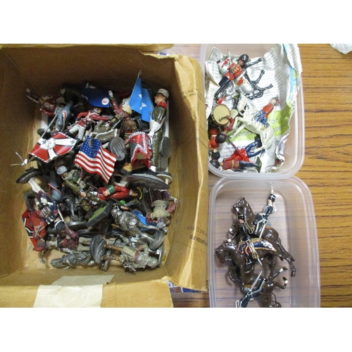 231 - Collection including Del Prado and Britains, boxed and unboxed with mounted horses, foot soldiers, b... 