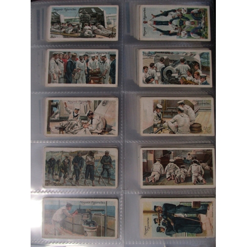 31 - Players. Collection in 5 albums with complete sets including Badges & Flags of British Regiments (nu... 