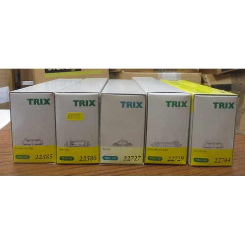 685 - Trix. Range of HO gauge locomotives, generally excellent to near mint in excellent to near mint boxe... 