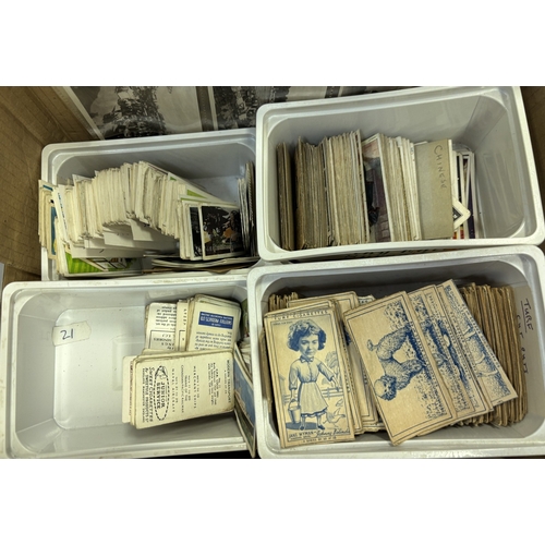 9 - Collection of cards in albums and loose, generally fine to very fine with ranges of A & B.C., Gallah... 