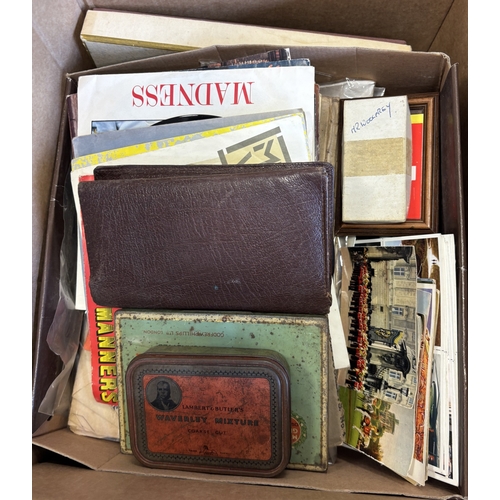 9 - Collection of cards in albums and loose, generally fine to very fine with ranges of A & B.C., Gallah... 