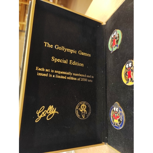 142 - Golly by Robertson's badge sets, excellent in fair to good cases (peeling to outer material) with Ro... 