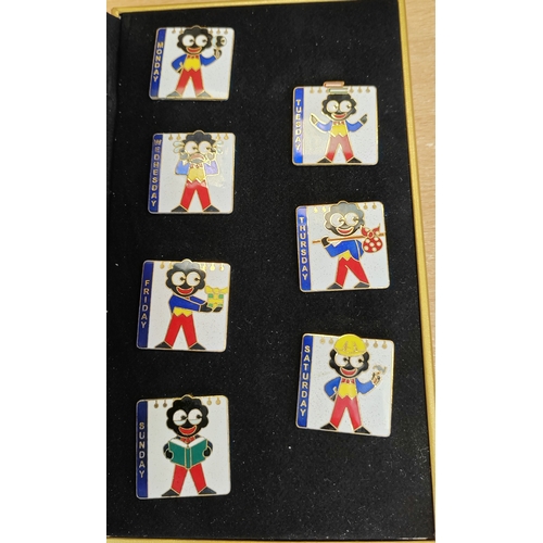 142 - Golly by Robertson's badge sets, excellent in fair to good cases (peeling to outer material) with Ro... 