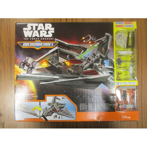 150 - Star Wars. Range of Hot Wheels and Micro Machines Action Fleet starships and sets, generally near mi... 