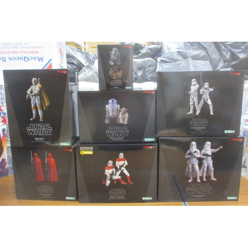 154 - Star Wars. ARTFX. Range of unassembled 1/10 scale pre painted kits, generally mint in excellent plus... 