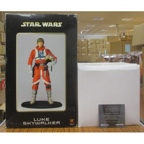 160 - Star Wars. Attakus Collection. Pair of cold cast porcelain statues, near mint in excellent boxes, wi... 