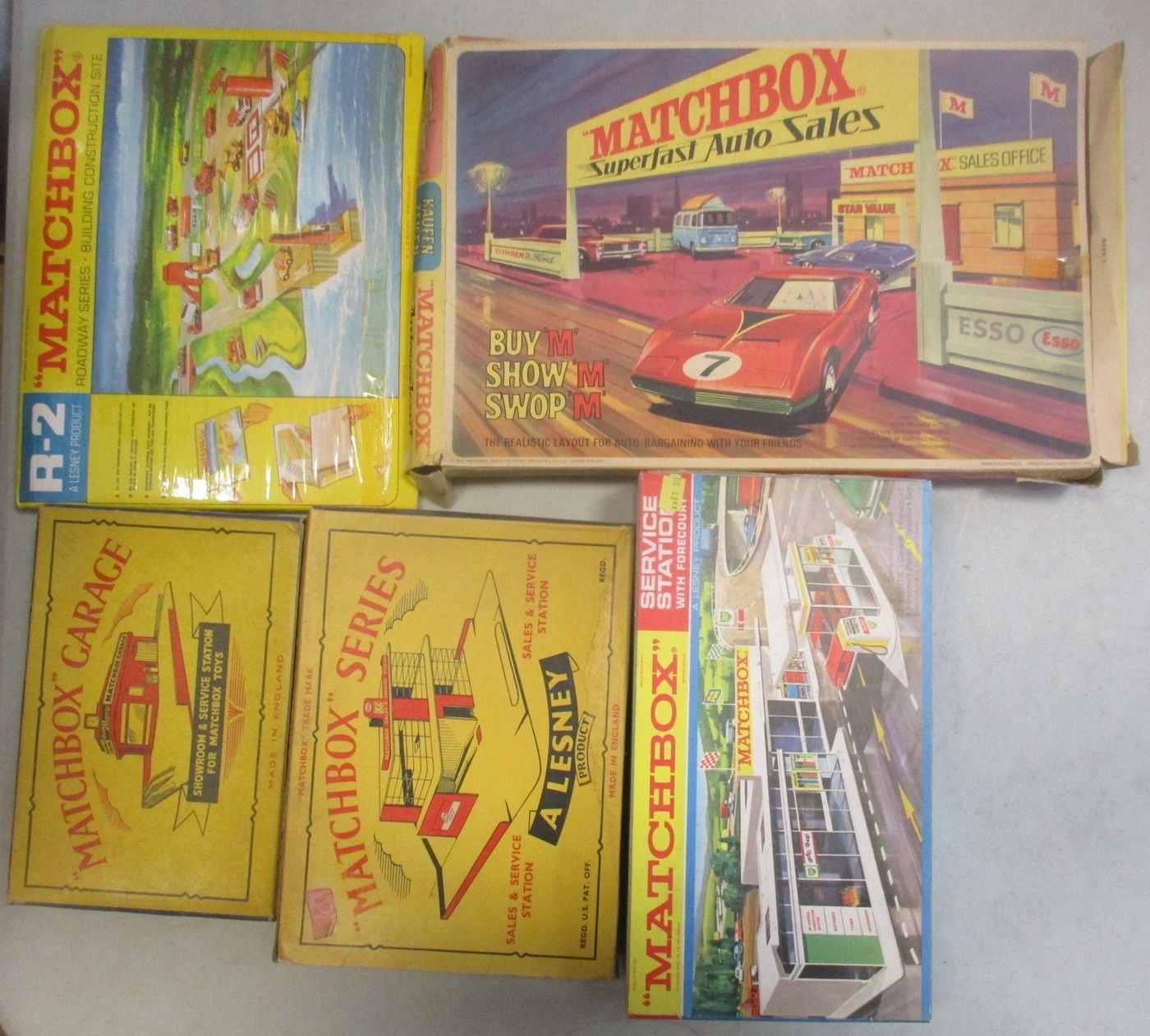 Matchbox. Range of building sets, generally near excellent to excellent ...