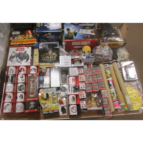144A - Star Wars. Accumulation of various collectables, generally very good to near mint with majority of i... 