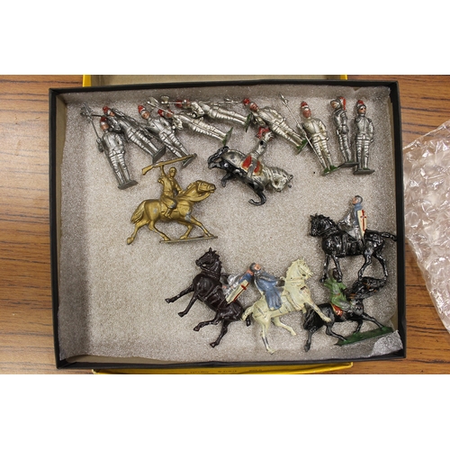 261 - Collection of unnamed metal soldiers, generally very good, including ranges of American Old West, Bo... 