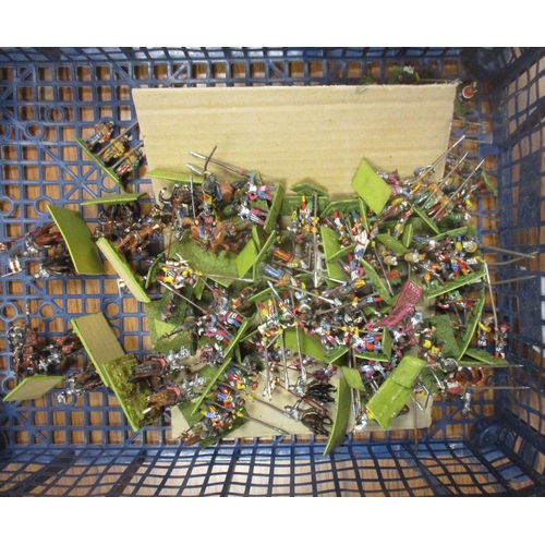 277 - Large accumulation of wargaming figures of mixed scales, majority metal, generally very good to exce... 