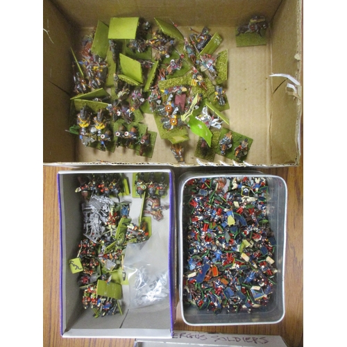 277 - Large accumulation of wargaming figures of mixed scales, majority metal, generally very good to exce... 
