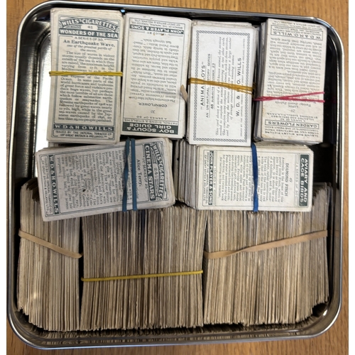 6 - Collection of mostly loose part and full sets, generally very  good, including ranges of Churchman, ... 