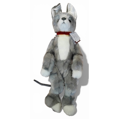 Charlie Bears. Milo The Queens Beasts Series No.CB205238, limited edition 216/2000, near mint with original tags. (B)