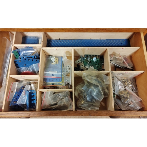 French Meccano. Collection generally very fine in good to good plus ...