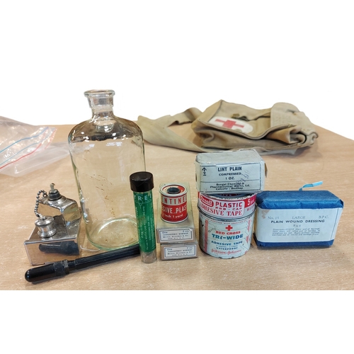 104 - WW2 British shell dressings bag, 1943 date stamp, excellent condition, plus medical syringes, ether ... 
