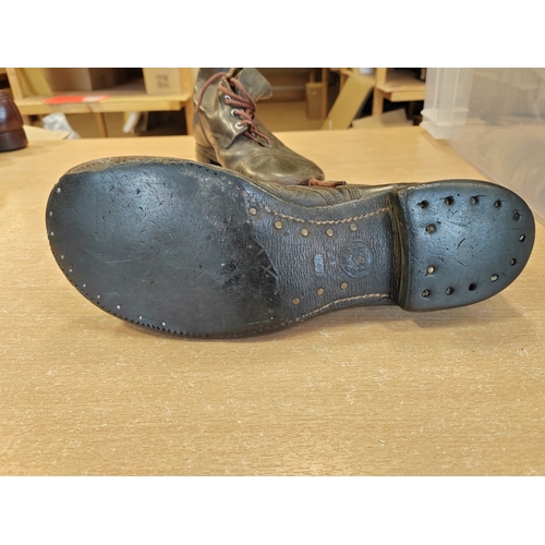 107 - U.S. ankle boots, Armor Tred trade mark to soles, impressed to side of boots 8½ D Y 75C, general wea... 