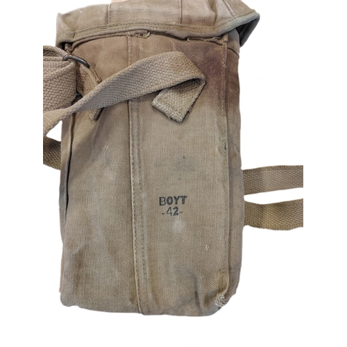 111 - Thompson machine gun pouch with 4 magazines, U.S. stamped to front, reverse Boyt -42-, very fine. (T... 