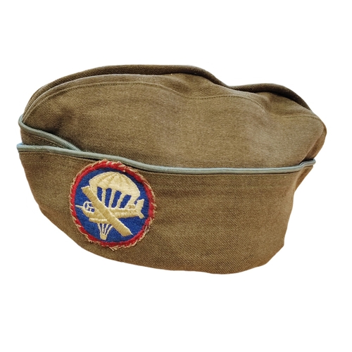 112 - Infantry garrison cap with Para/Glider patch, written inside - Mulhall / M-7774, size 6 3/4, plus do... 