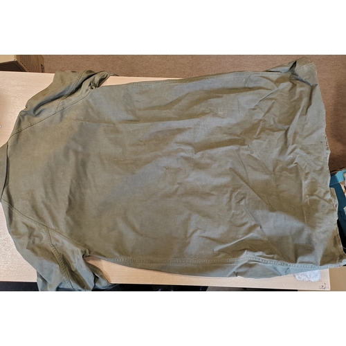 114 - WW2 U.S. Army olive green rubberised canvas raincoat, general aging and wear, some minor stains othe... 