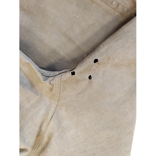 114 - WW2 U.S. Army olive green rubberised canvas raincoat, general aging and wear, some minor stains othe... 