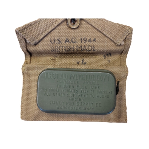 80 - WW2 U.S. range with Musette bag (1944), pouches with sealed Carlisle tins (2), TL-122-B torch, dog t... 