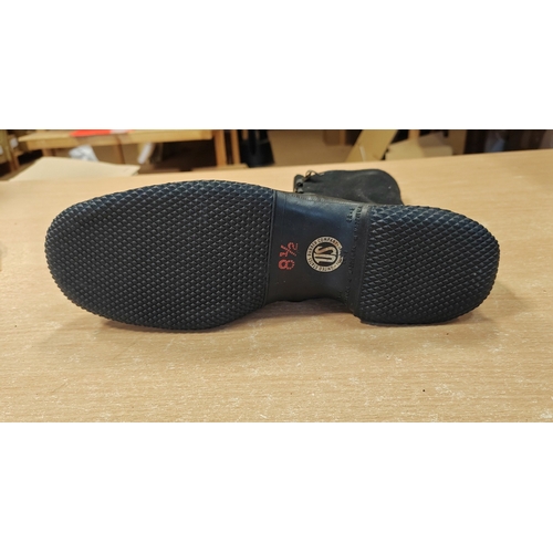 87 - WW2 U.S. Artic over shoes, dated May 27 1943, U.S. Rubber Co., trade mark to soles, size 8½, plus Li... 
