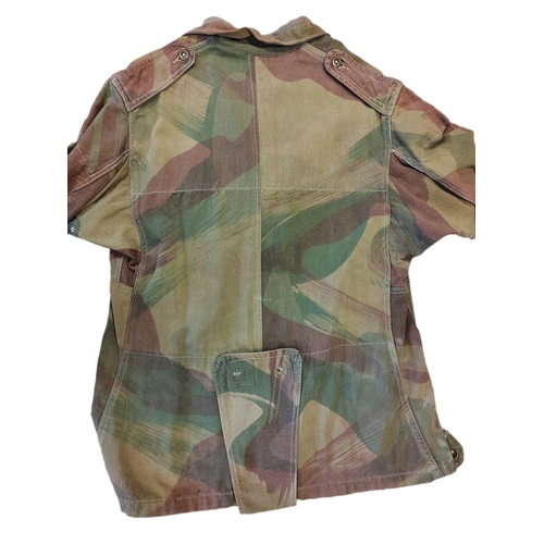 92 - WW2 British airborne troops Denison smock, by John Gordon (1945), four pockets to the front, brass '... 