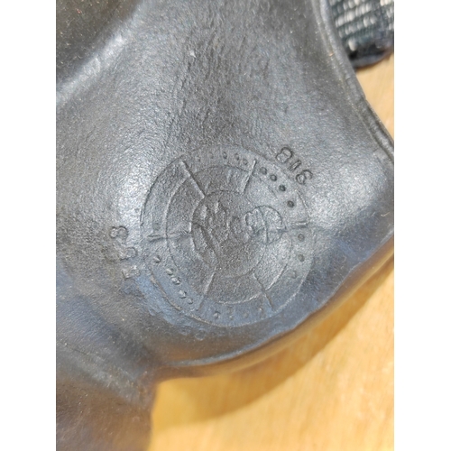 93 - WW2 US M5 Assault Gas Mask, with M3 filter, M7 carrier, anti dim cloth and sealed individual protect... 