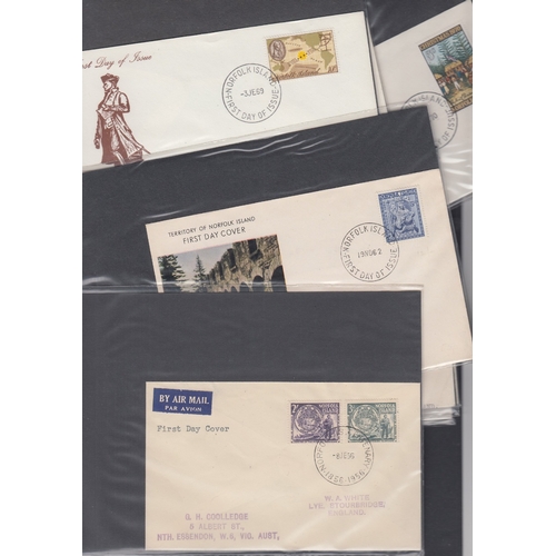 124 - STAMPS POSTAL HISTORY Four albums of Norfolk Islands covers and cards