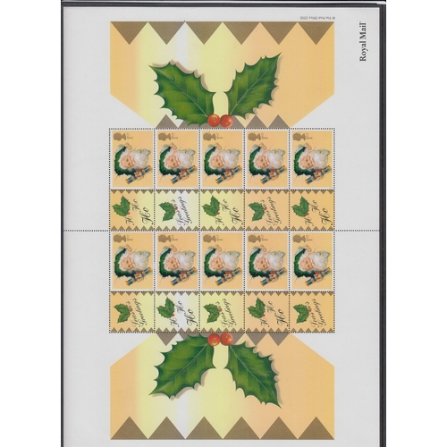 218 - GREAT BRITAIN STAMPS 2000 Christmas smiler sheet pair in excellent condition Cat £250