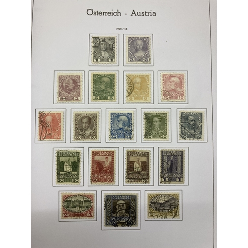 314 - STAMPS AUSTRIA : Collection in green spring-back album 1945 - 69 plus further ring binder of pages o... 