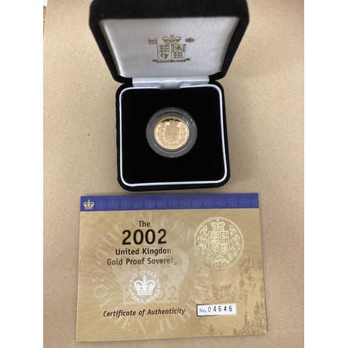 157 - COINS : 2002 Gold Proof Sovereign in special box with cert 04646