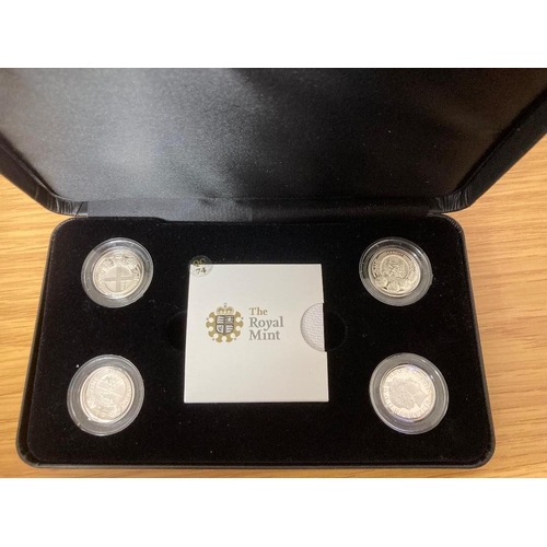 125 - COINS : 2010-11 £1 Silver Proof set of four in special display box