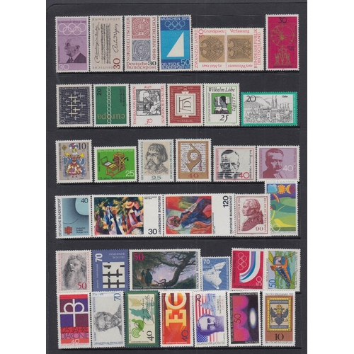 425 - STAMPS GERMANY Unmounted mint selection on stock pages 1950's to 1980