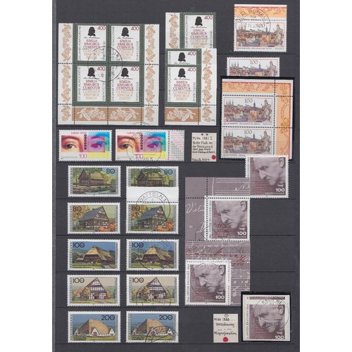 423 - STAMPS GERMANY 1990s and early 2000s U/M and F/U collection or accumulation, many 100s filling a ... 