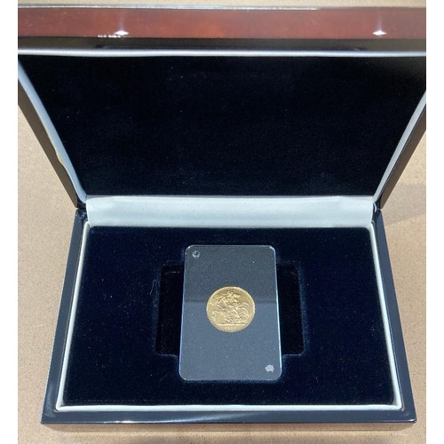 21 - Coins : 1916 Gold Sovereign, Sydney Mint slabbed and in display box with cert