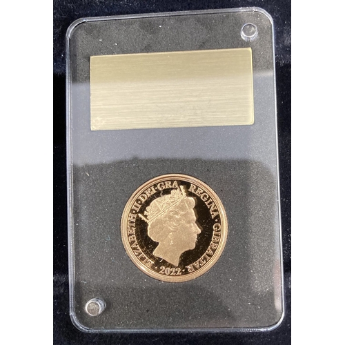 39 - Coins : 2022 Falklands 40th Anniversary Gold Sovereign slabbed and in display box with cert, scarce ... 